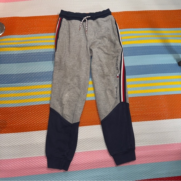Tommy Hilfiger Grey Navy Blue Jogger Sweatpants Boys Kids Size 12/14 - Picture 1 of 3
